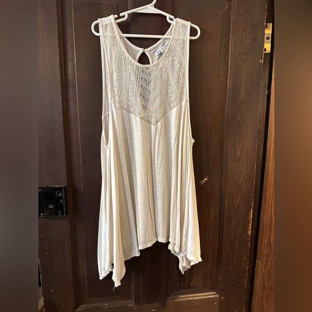 Elegant White Sleeveless Top